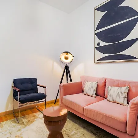 Santana | Walk To Metro & Downtown * Lizbona