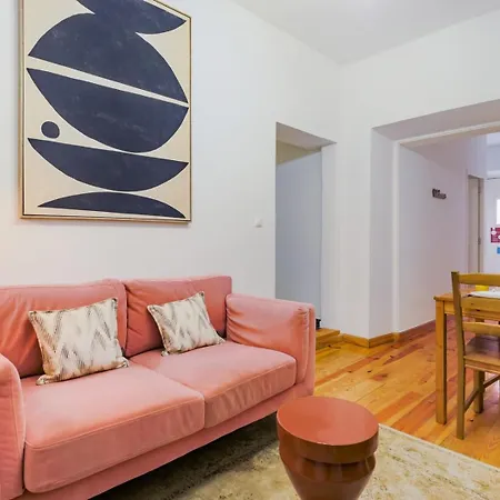 Santana | Walk To Metro & Downtown Daire *