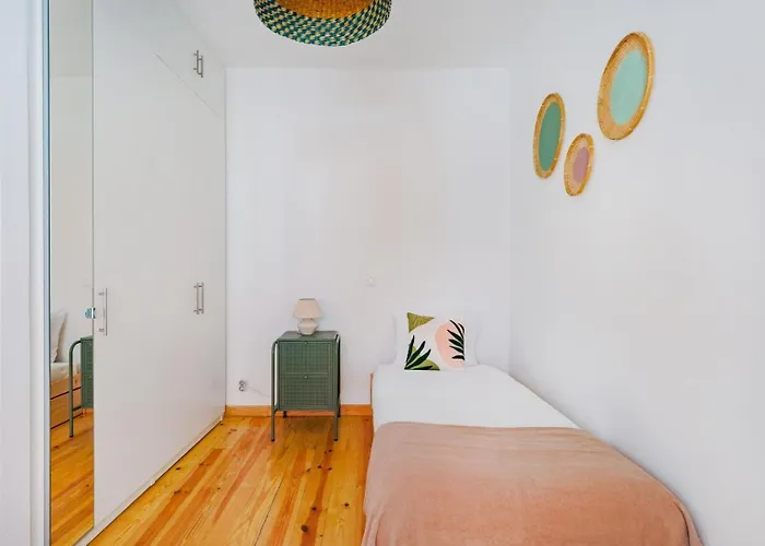 Santana | Walk To Metro & Downtown Apartment Lissabon