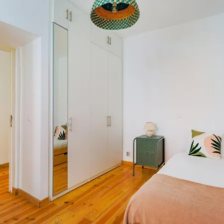 Santana | Walk To Metro & Downtown Appartement Lisboa