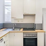 Appartement Santana | Walk To Metro & Downtown *